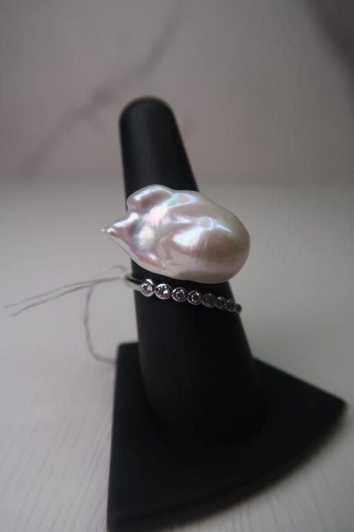 Exquisite White Baroque Pearl Ring in Sterling Silver