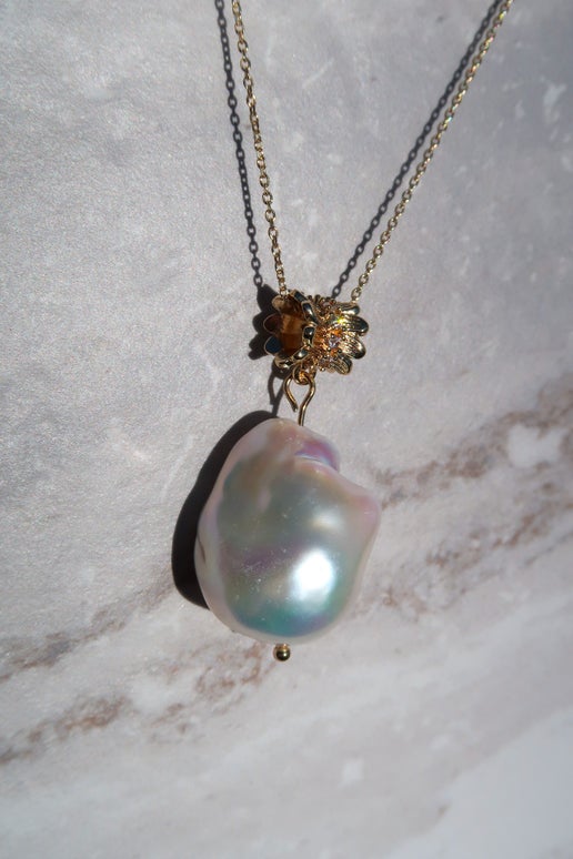 HQ White Baroque Pendant