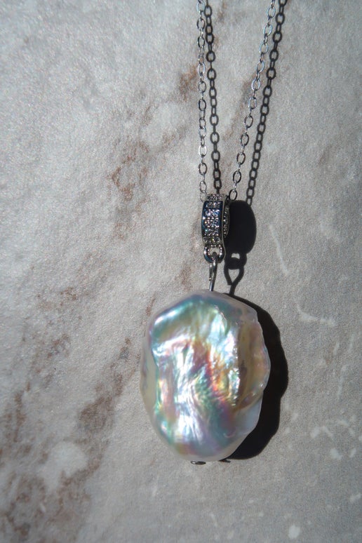 HQ Rainbow White Baroque Necklace