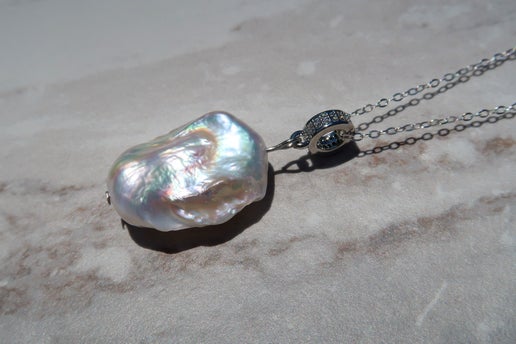 HQ Rainbow White Baroque Necklace