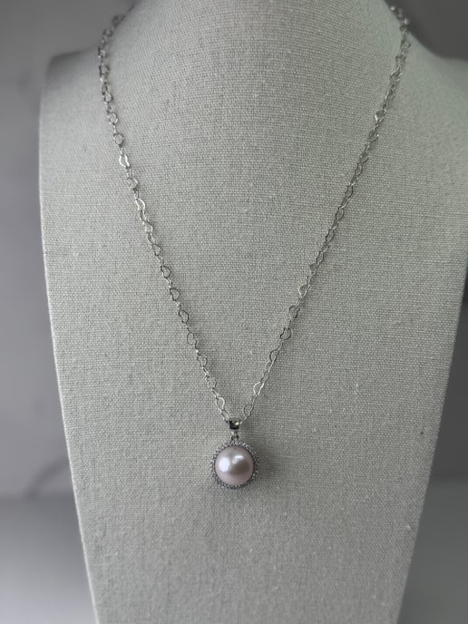 HQ Edison Pearl Pendant - Sterling Silver Heart Chain
