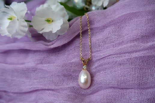 Elegant White Teardrop Pearl💜
