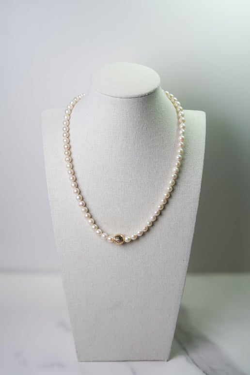 Classic Freshwater Pearl Necklace