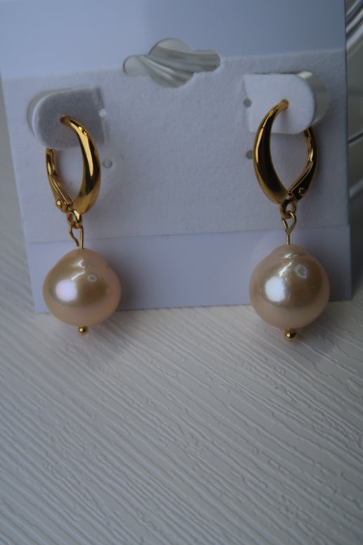 Elegant Gold Edison Freshwater Pearl Hoop Earrings!🌟