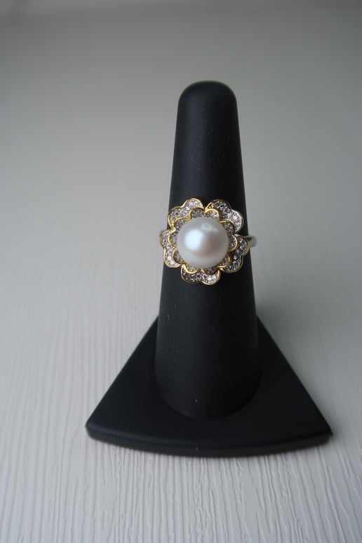 White Freshwater Pearl Flower Ring