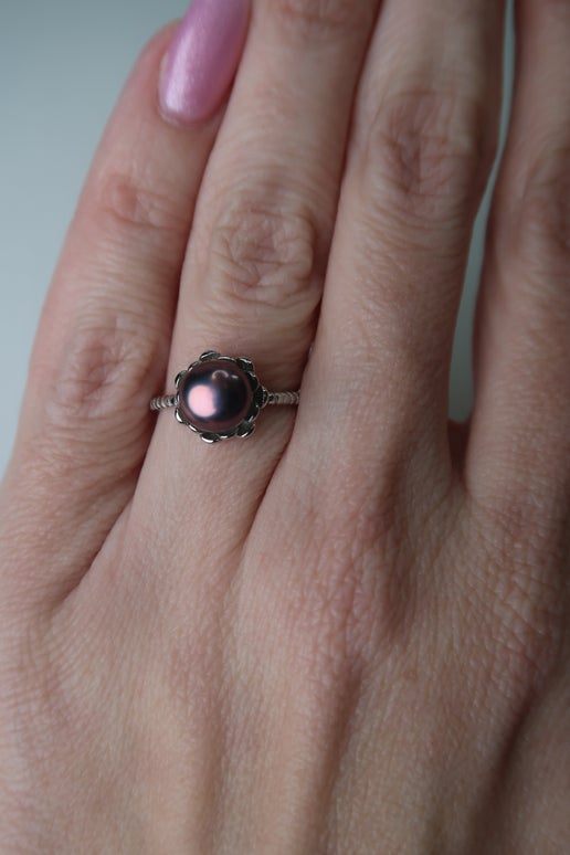 Stunning Purple Freshwater Pearl Flower Ring