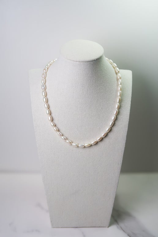 Simple White Pearl Necklace