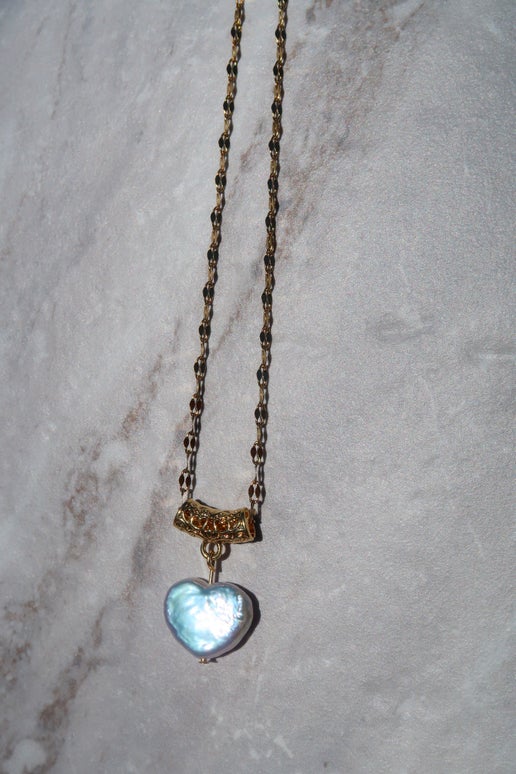 Pearly Heart Necklace - 18K Gold Plated