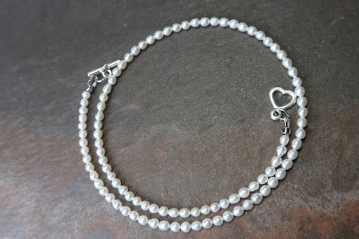 White Mini Baroque Choker with Heart Clasp