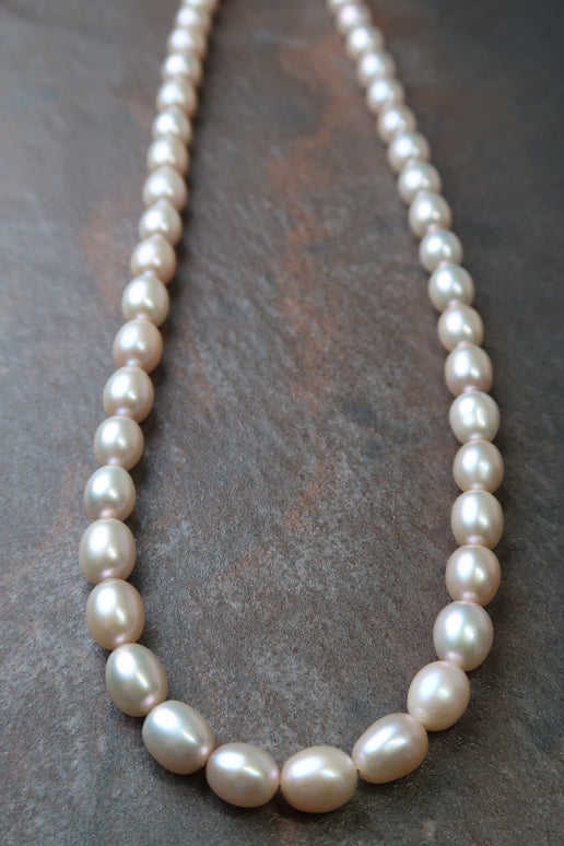 High Quality Pale Pink Rice Pearl Necklace - Gold Plated