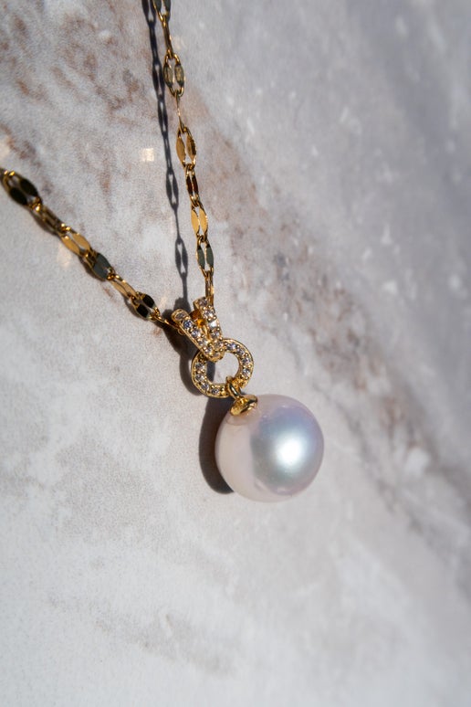 Classic White Pearl Pendant