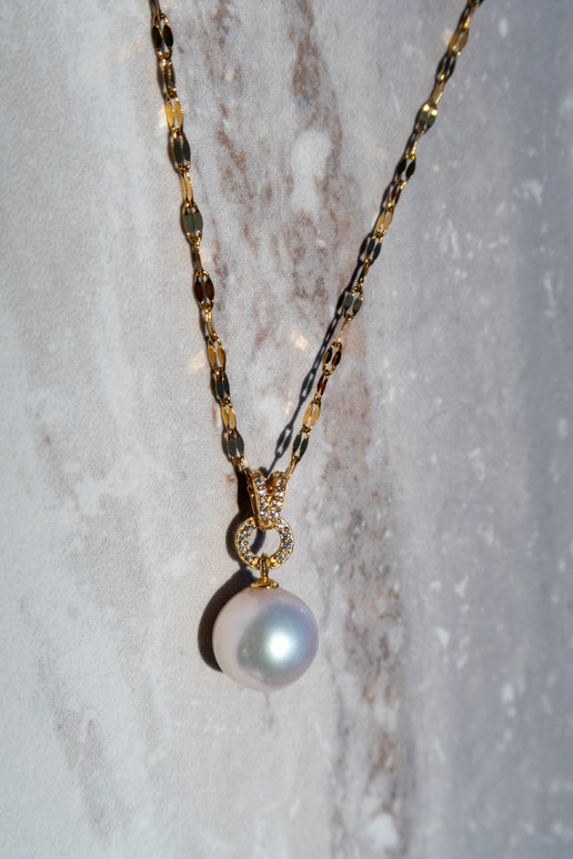 Classic White Pearl Pendant