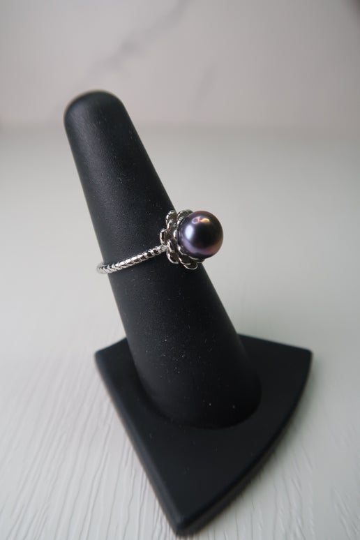 Stunning Purple Freshwater Pearl Flower Ring