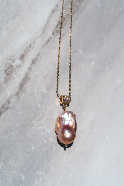 Stunning Pink Baroque Pendant Necklace