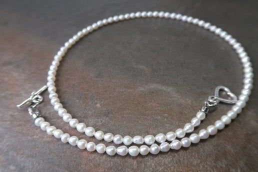 White Mini Baroque Choker with Heart Clasp