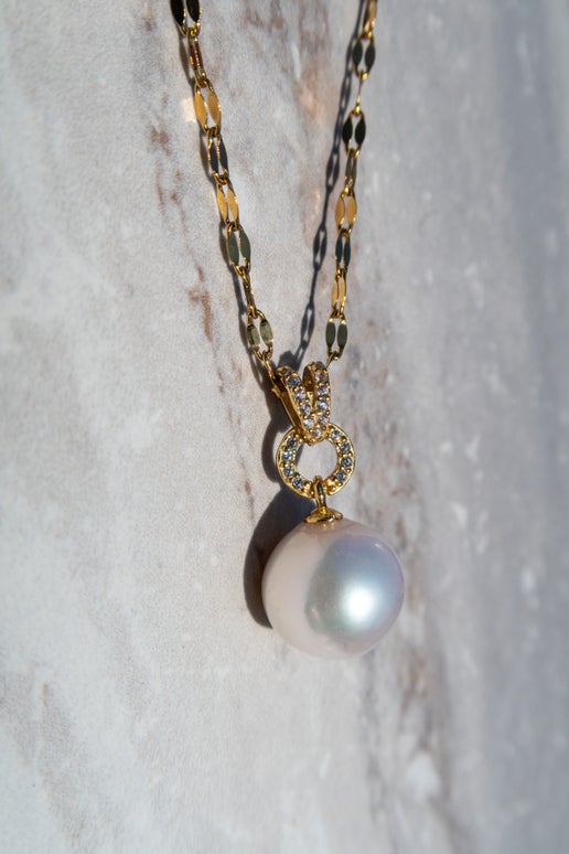 Classic White Pearl Pendant