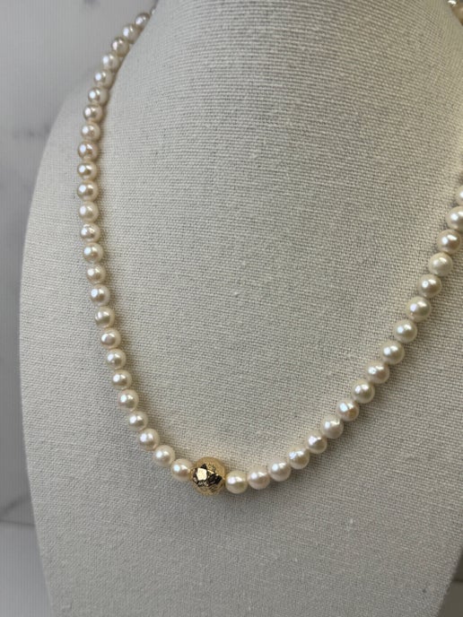Classic Freshwater Pearl Necklace