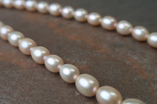 High Quality Pale Pink Rice Pearl Necklace - Gold Plated
