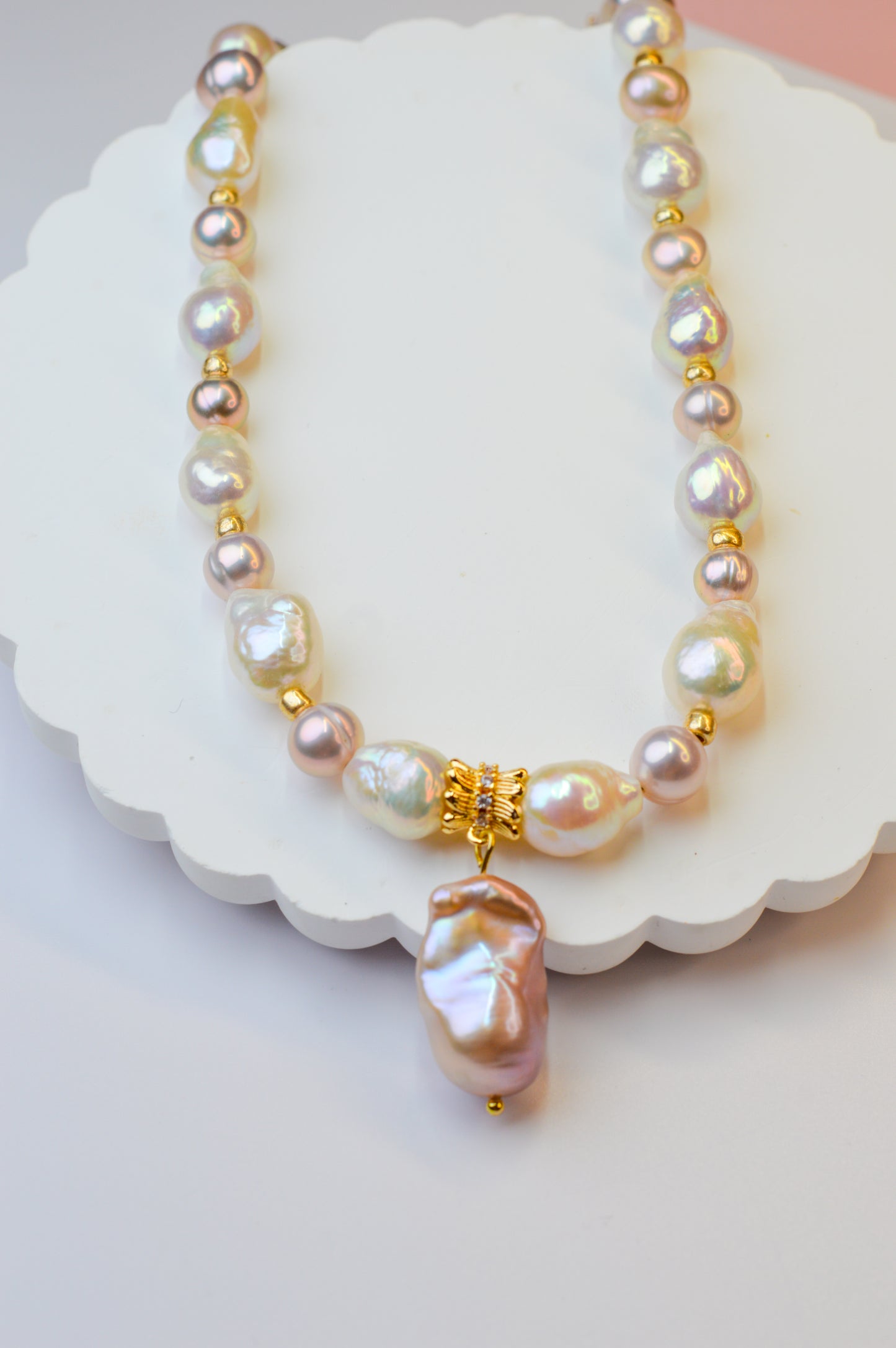 18" Pearl Pendant Necklace Natural Pink & White Baroque Pearls