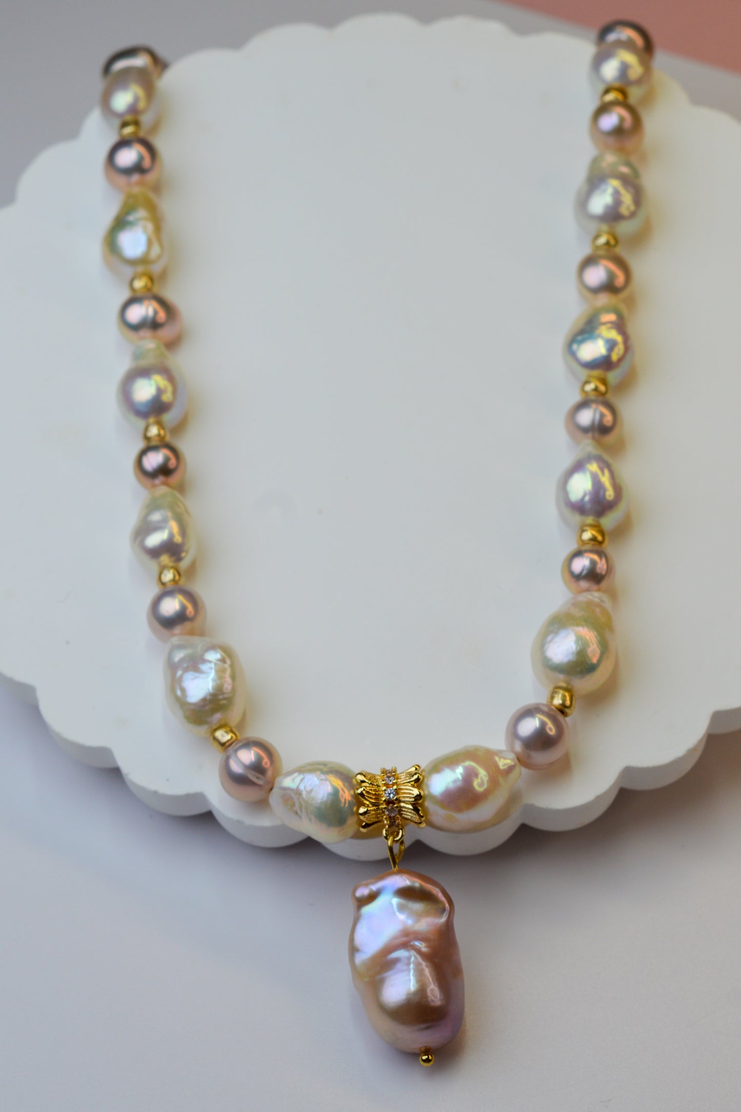 18" Pearl Pendant Necklace Natural Pink & White Baroque Pearls