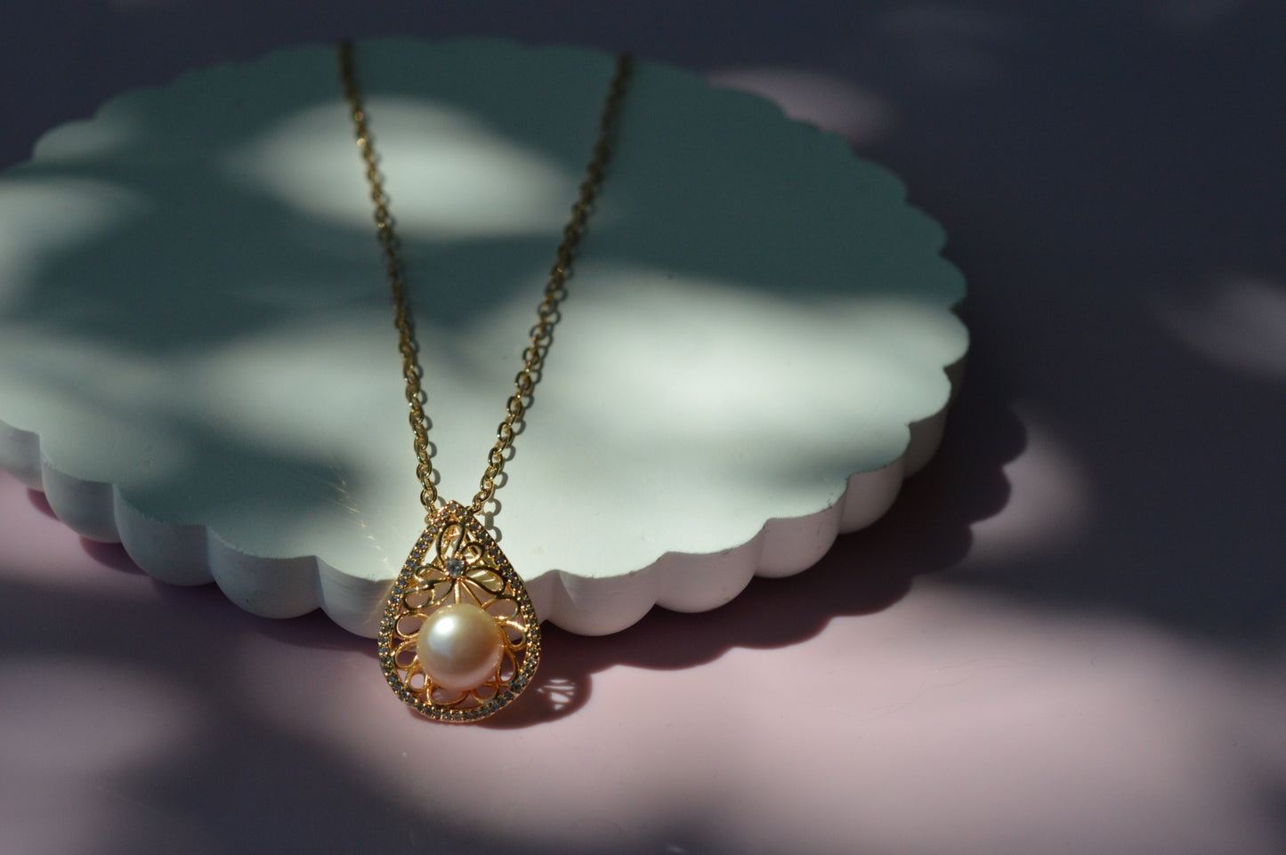 Pale Pink Pearl Pendant Necklace – 16–18" Gold Chain - Natural Freshwater Pearl