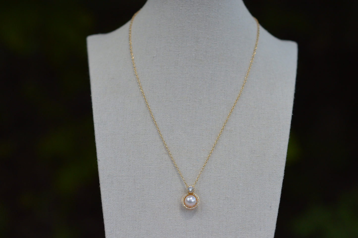 White Pearl Pendant Necklace – 16–18" Gold Chain - Natural Freshwater Pearl