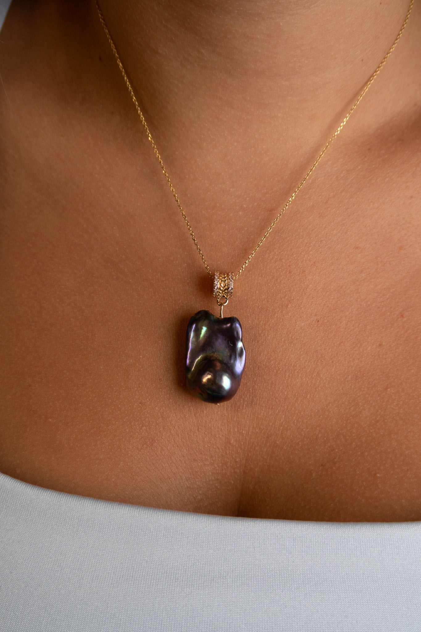 Peacock Pearl Rainbow Luster Pendant