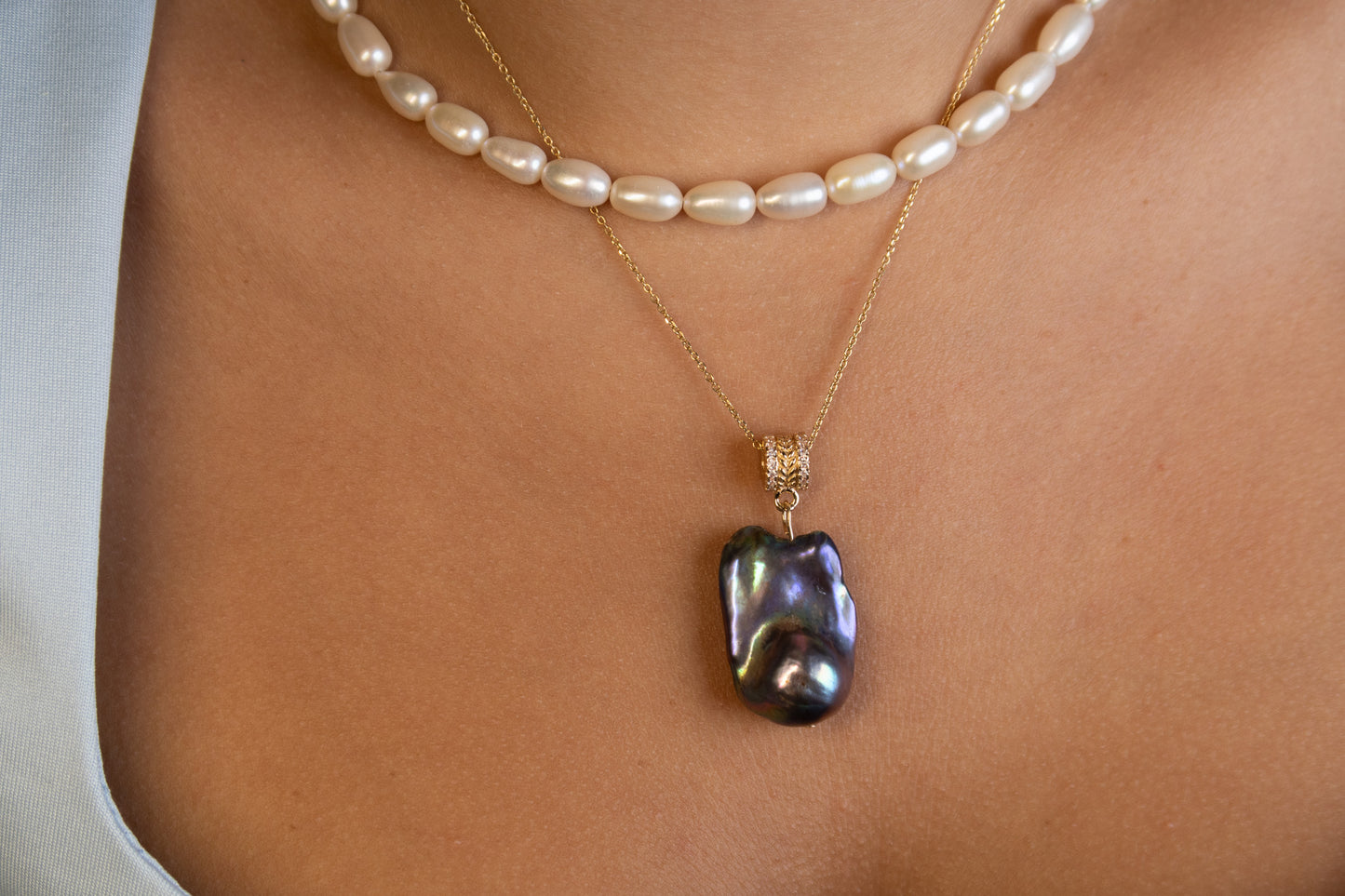 Peacock Pearl Rainbow Luster Pendant