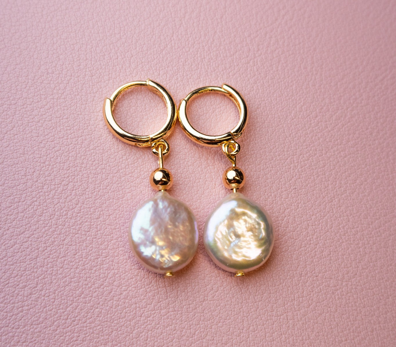 ✨ Radiant Circles of Shine! ✨ Pearl & Gold Filled Hoops