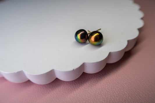 Metallic Peacock Green Pearl Studs ✨