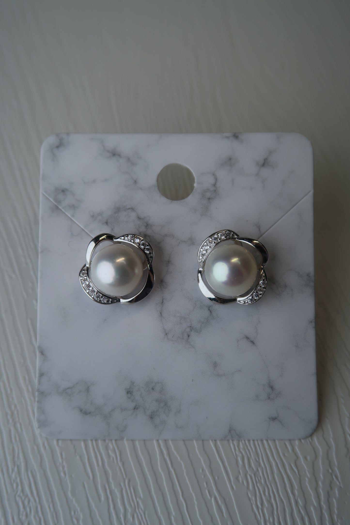 🌸Flower-Shaped Stud Earrings 🌸